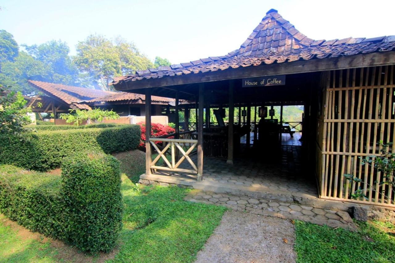 Mesastila Resort And Spa Magelang Exterior foto