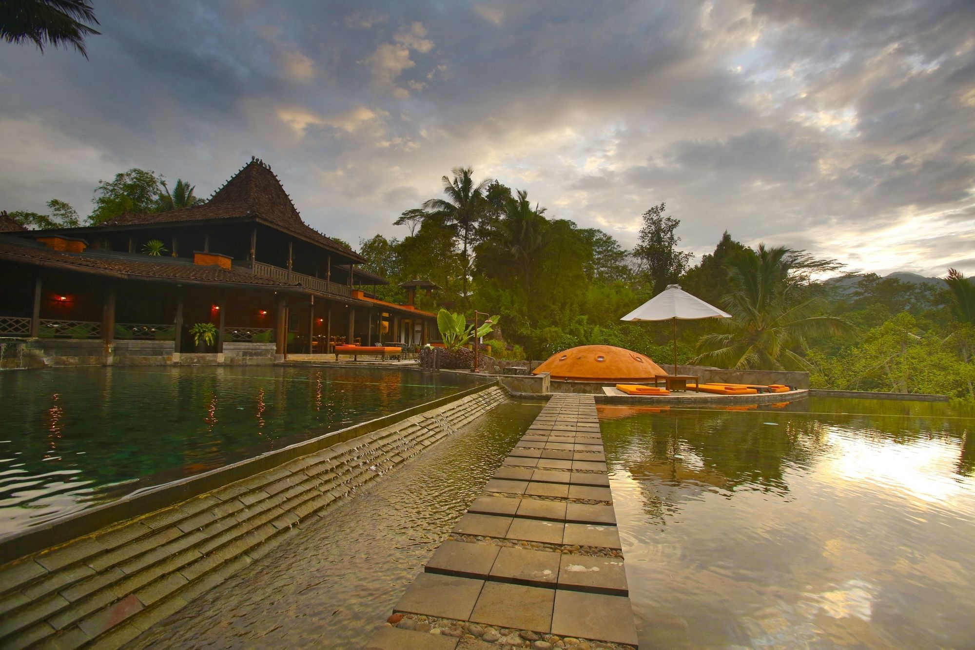Mesastila Resort And Spa Magelang Exterior foto